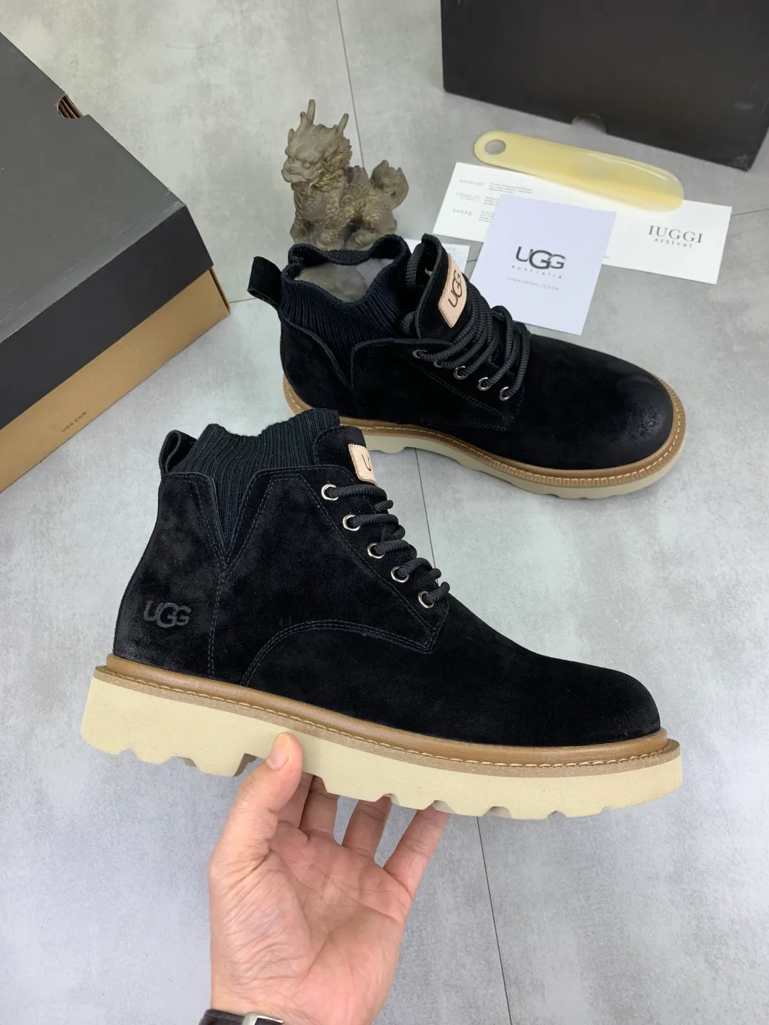 Men's men's shoes P620 New arrival🆕🆕🆕 IUGGI Men's British retro Martin boots Winter new men's outdoor hiking boots First layer of cowhide on the outside Wool on the inside Comfortable and warm Rubber outsole Non-slip and firm Trendy and fashionable Casual and versatile Size: 39-44 (45 customized) Color: three colors